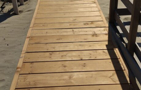 06 – Realizzazione passerelle e strutture accessorie per il progetto Il Mare è di Tutti Fondi – LT